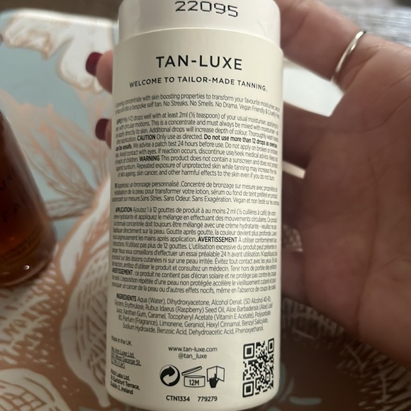 New TAN-LUXE THE FACE Self Tanning Illuminating Drops Oil Full Size Light/Medium - Picture 2 of 2